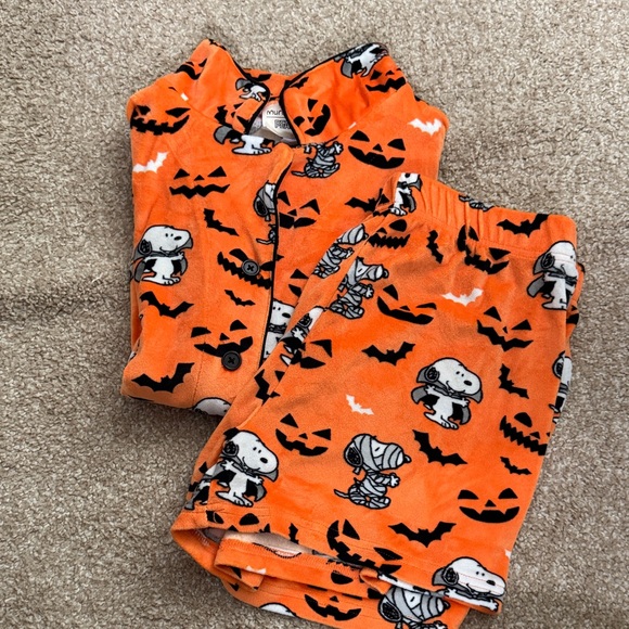 Snoopy Halloween Pajama Set - Picture 1 of 4